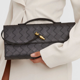 Melanie Clutch z Złotym Detalem Węzła